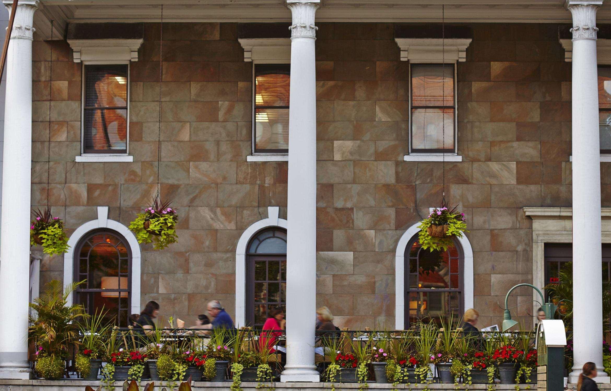 The Saratoga Hilton Saratoga Springs Exterior foto