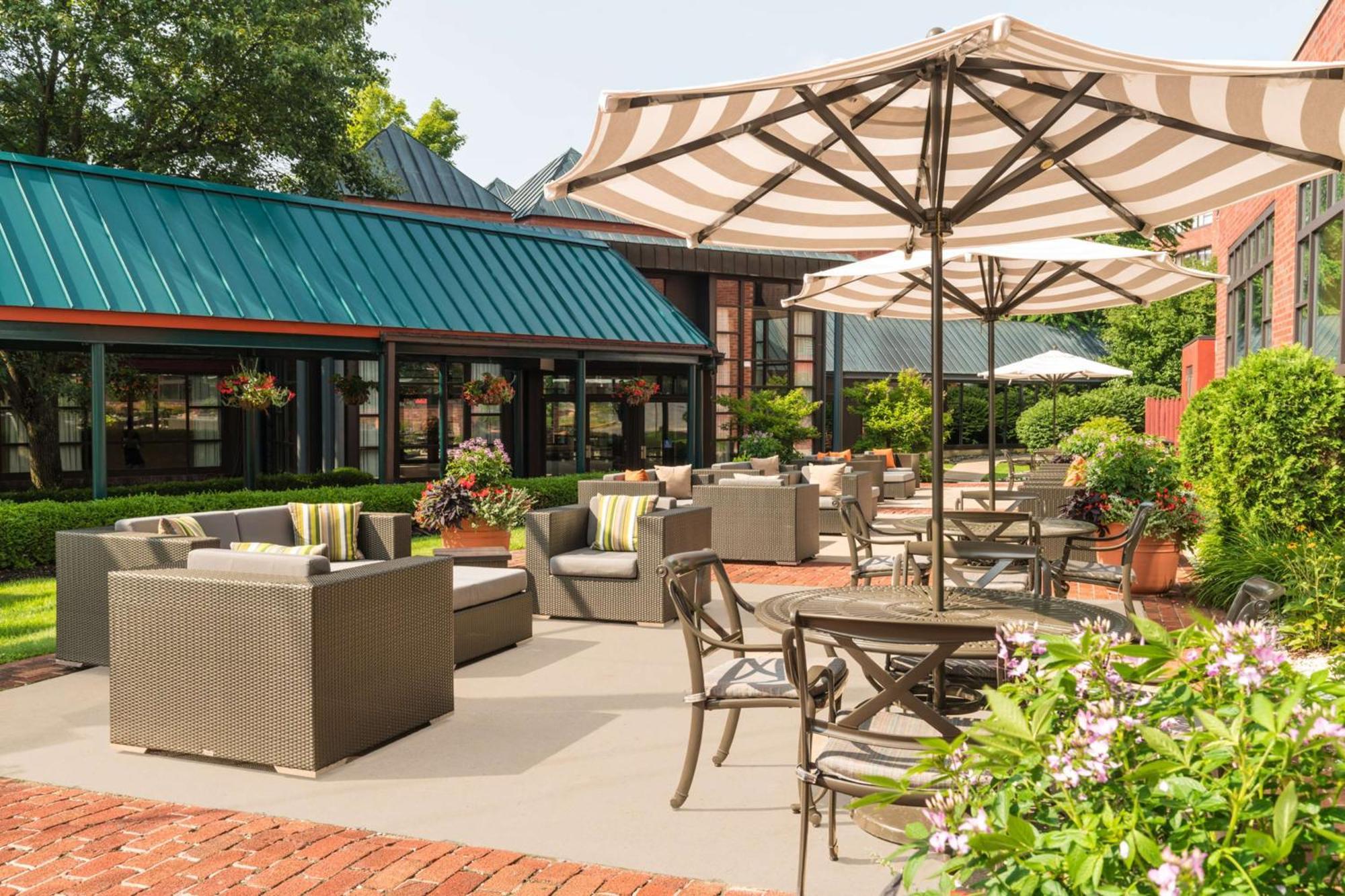 The Saratoga Hilton Saratoga Springs Exterior foto