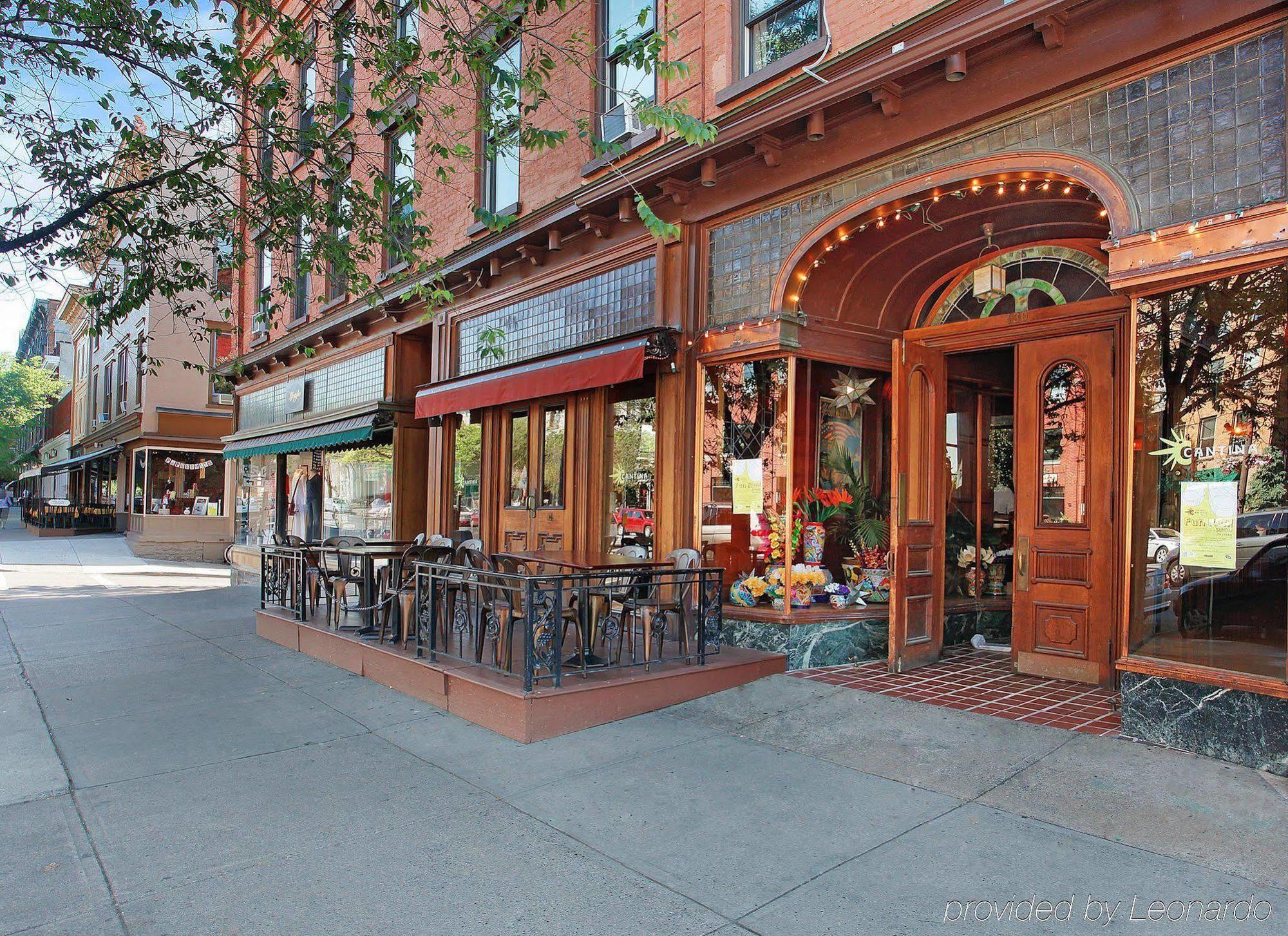 The Saratoga Hilton Saratoga Springs Exterior foto